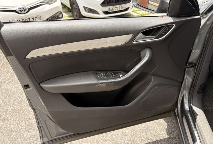 Audi Q3  Série 1 2.0 TDI 140 cv ATTRACTION