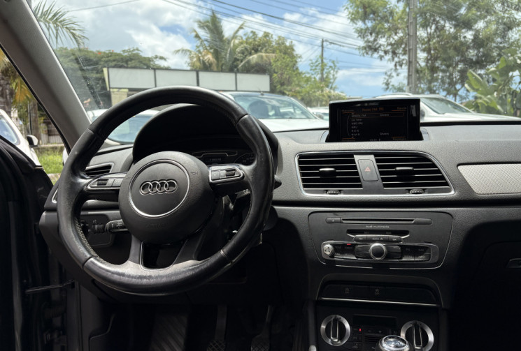 Audi Q3  Série 1 2.0 TDI 140 cv ATTRACTION