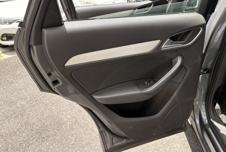 Audi Q3  Série 1 2.0 TDI 140 cv ATTRACTION