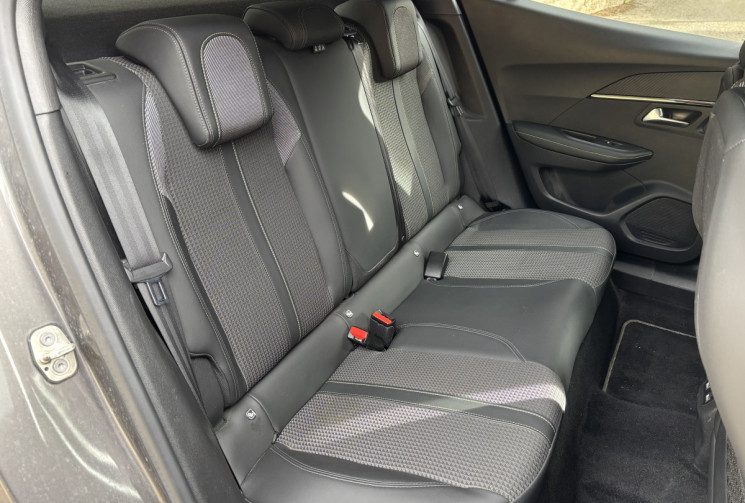 Peugeot 2008 PEUGEOT 2008 GT 130cv APPLE CARPLAY - VIRTUAL COCKPIT 3D - COMMANDE VOLANT - CAMERA 360