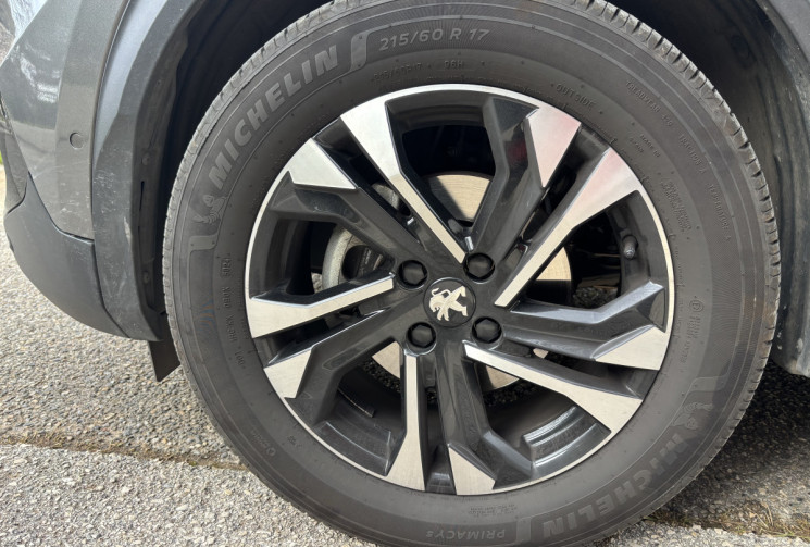 Peugeot 2008 PEUGEOT 2008 GT 130cv APPLE CARPLAY - VIRTUAL COCKPIT 3D - COMMANDE VOLANT - CAMERA 360