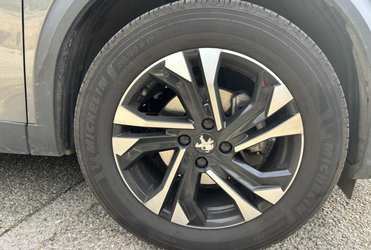 Peugeot 2008 PEUGEOT 2008 GT 130cv APPLE CARPLAY - VIRTUAL COCKPIT 3D - COMMANDE VOLANT - CAMERA 360