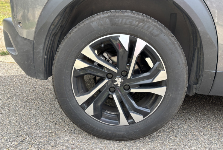 Peugeot 2008 PEUGEOT 2008 GT 130cv APPLE CARPLAY - VIRTUAL COCKPIT 3D - COMMANDE VOLANT - CAMERA 360