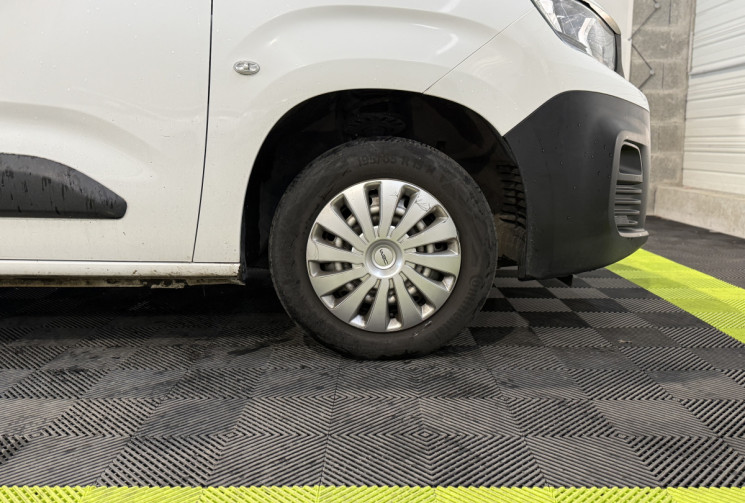 Peugeot Partner Standard 650kg 1.2 110ch Pro - Entretien à jour, Faible kilométrage
