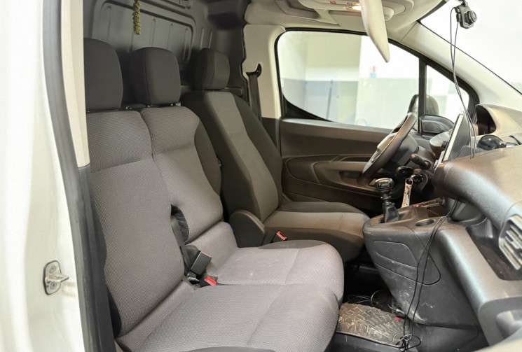 Peugeot Partner Standard 650kg 1.2 110ch Pro - Entretien à jour, Faible kilométrage
