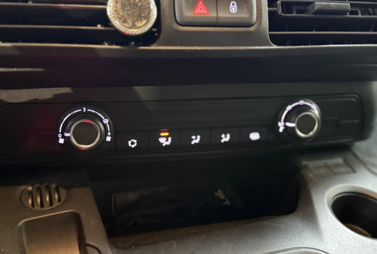 Peugeot Partner Standard 650kg 1.2 110ch Pro - Entretien à jour, Faible kilométrage