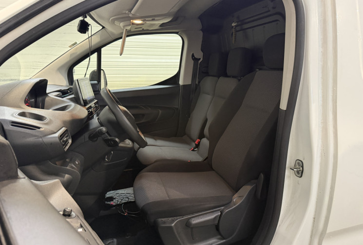 Peugeot Partner Standard 650kg 1.2 110ch Pro - Entretien à jour, Faible kilométrage