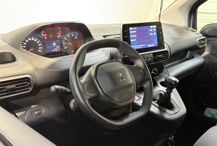 Peugeot Partner Standard 650kg 1.2 110ch Pro - Entretien à jour, Faible kilométrage