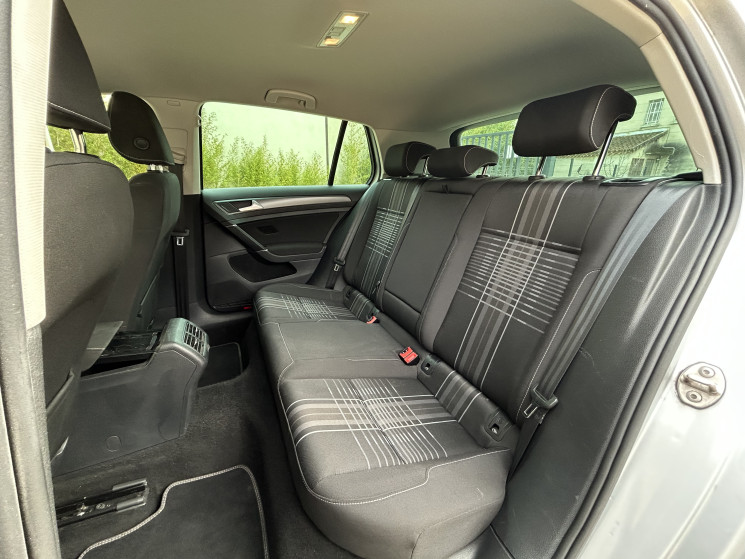 Volkswagen Golf VII 1.6 TDI 110ch BlueMotion Technology FAP Lounge 5p