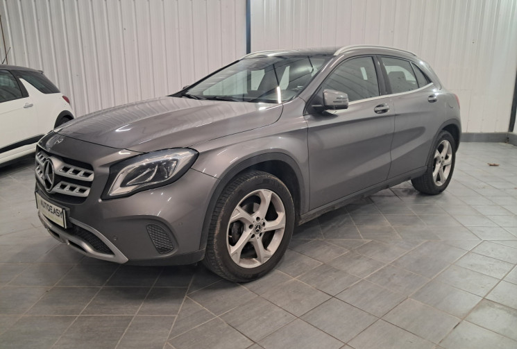 Mercedes GLA 180 D 109 Sensation 7G TOIT OUVRANT- ENTRETIEN A JOUR  - 