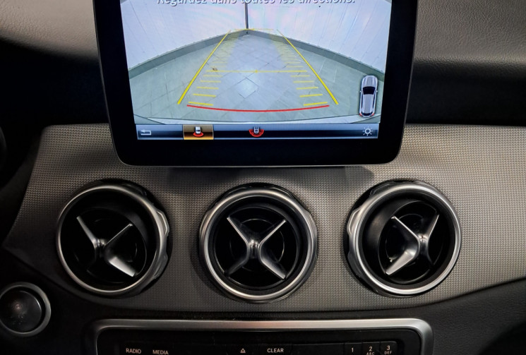 Mercedes GLA 180 D 109 Sensation 7G TOIT OUVRANT- ENTRETIEN A JOUR  - 