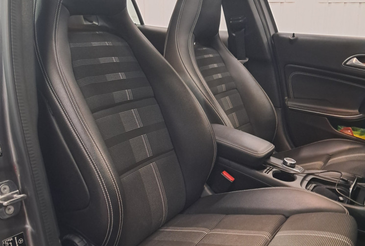 Mercedes GLA 180 D 109 Sensation 7G TOIT OUVRANT- ENTRETIEN A JOUR  - 
