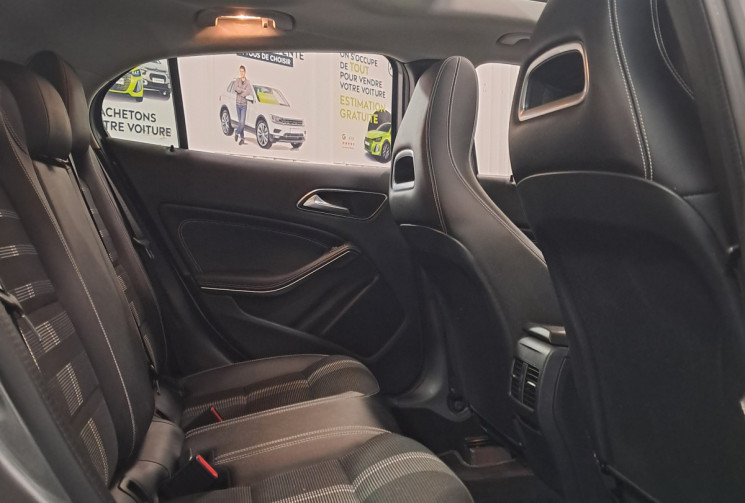 Mercedes GLA 180 D 109 Sensation 7G TOIT OUVRANT- ENTRETIEN A JOUR  - 