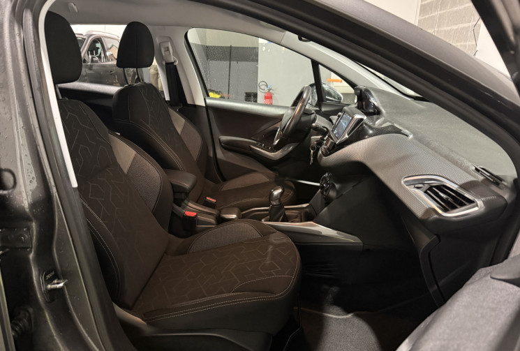 Peugeot 2008 1.2 82ch Style - Suivi 100% Peugeot, Distribution à jour