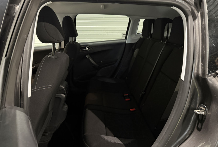 Peugeot 2008 1.2 82ch Style - Suivi 100% Peugeot, Distribution à jour