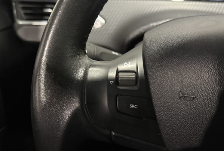 Peugeot 2008 1.2 82ch Style - Suivi 100% Peugeot, Distribution OK