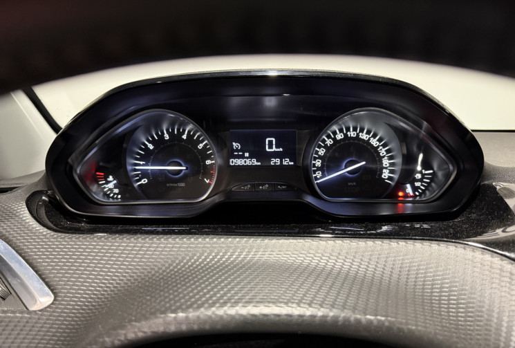 Peugeot 2008 1.2 82ch Style - Suivi 100% Peugeot, Distribution OK