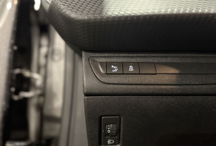 Peugeot 2008 1.2 82ch Style - Suivi 100% Peugeot, Distribution à jour