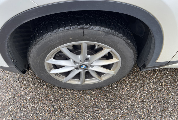 BMW X1 xDrive20dA 190 ch xLine / HUD / Caméra / JA + Pneus hiver