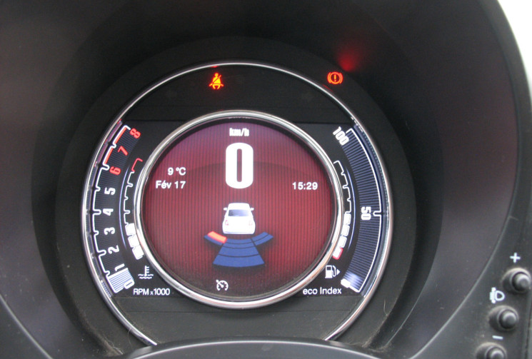 FIAT 500 1.2  69 Lounge Toit Panoramique Ecran tactile Bluetooth kit distribution ok