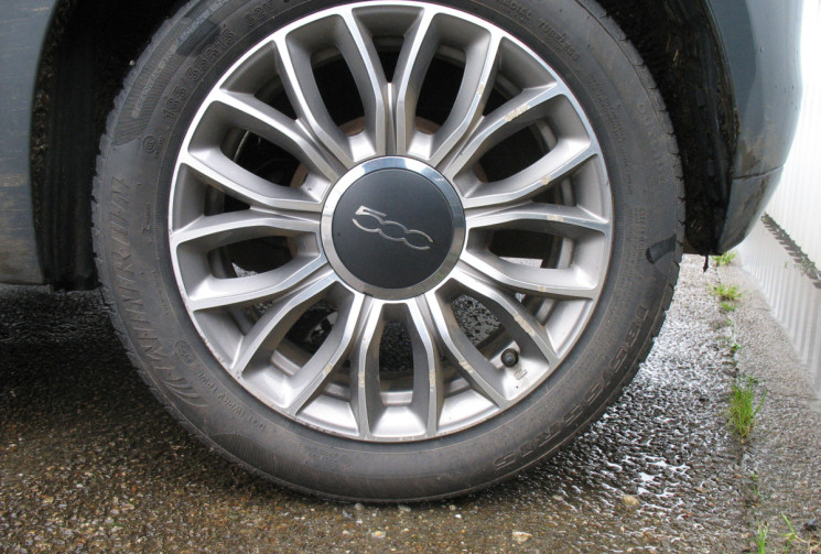 FIAT 500 1.2  69 Lounge Toit Panoramique Ecran tactile Bluetooth kit distribution ok