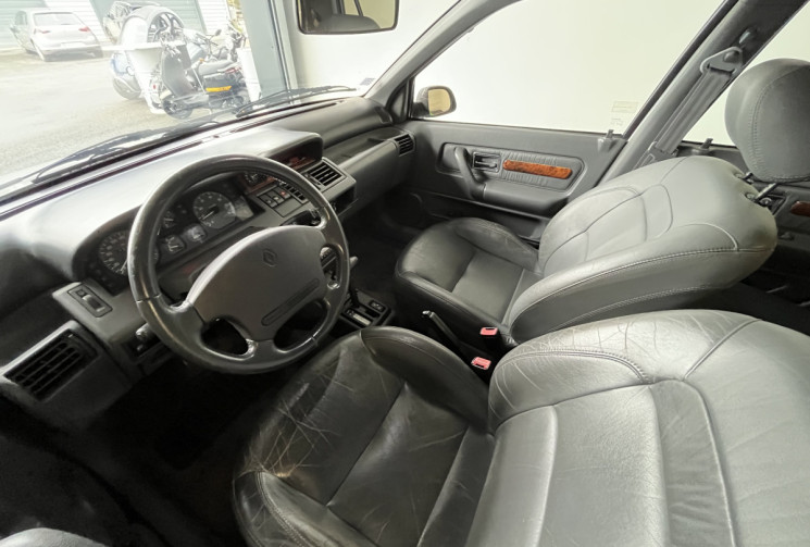 Renault Clio baccara 1.8 90 ch  boite automatique / Youngtimer 