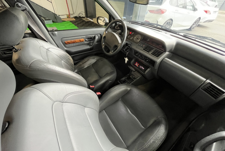 Renault Clio baccara 1.8 90 ch  boite automatique / Youngtimer 