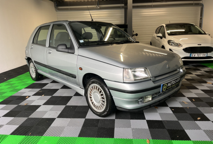 Renault Clio baccara 1.8 90 ch  boite automatique / Youngtimer 