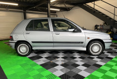 Renault Clio baccara 1.8 90 ch  boite automatique / Youngtimer 