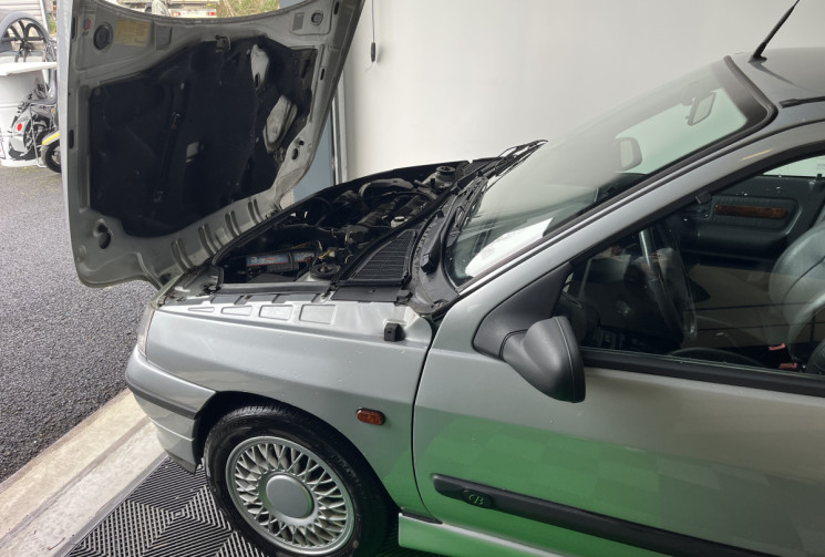 Renault Clio baccara 1.8 90 ch  boite automatique / Youngtimer 