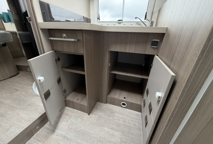 Ford Transit 2.2 155CH - CHAUSSON 718 XLB - CAMPING CAR / PARABOLE / PANNEAU SOLAIRE / CAMERA