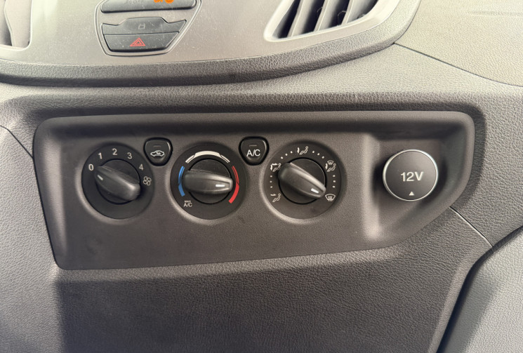 Ford Transit 2.2 155CH - CHAUSSON 718 XLB - CAMPING CAR / PARABOLE / PANNEAU SOLAIRE / CAMERA