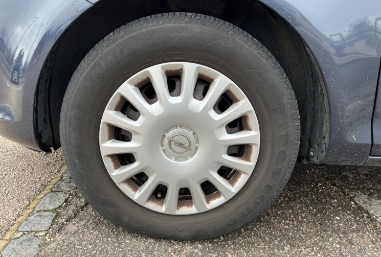 Opel Corsa D 5 portes 1.2 i 16V Twinport 80 cv