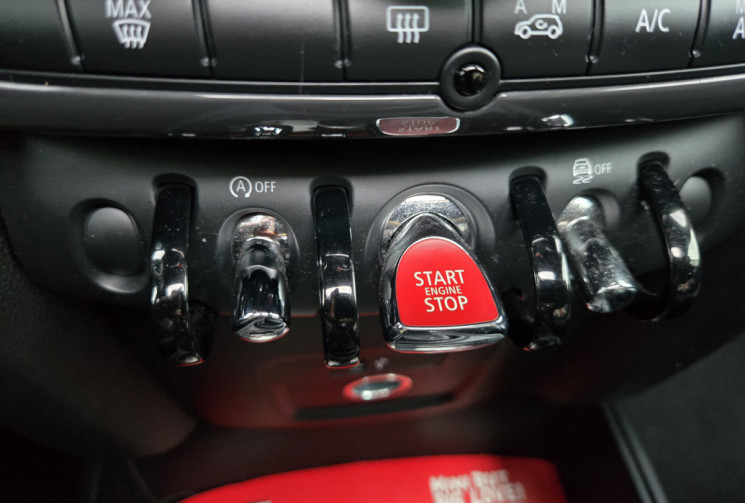 Mini Countryman F60 136 ch Cooper - SELLERIE BRITISH - TOIT OUVRANT - CARROSSERIE EN TBE 