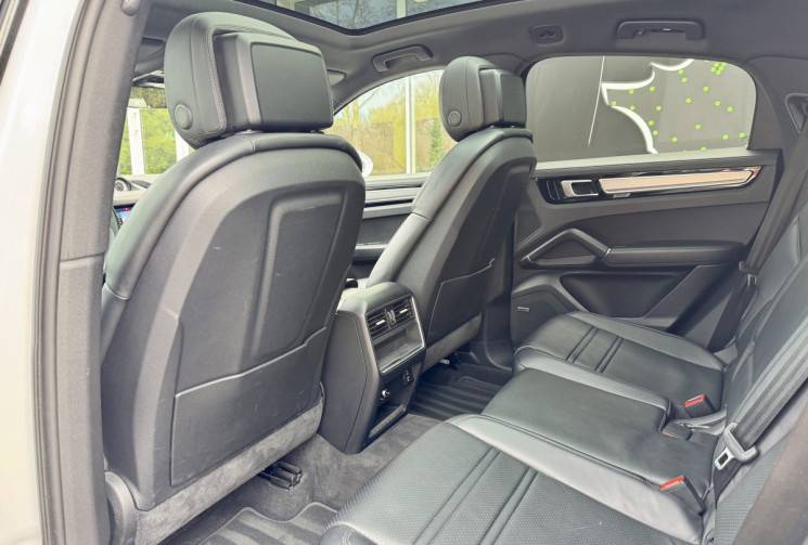 Porsche CAYENNE COUPE S 2.9 V6 440 ch / Toit Pano / Bose / Carplay / Camera 360 / Entretien Porsche