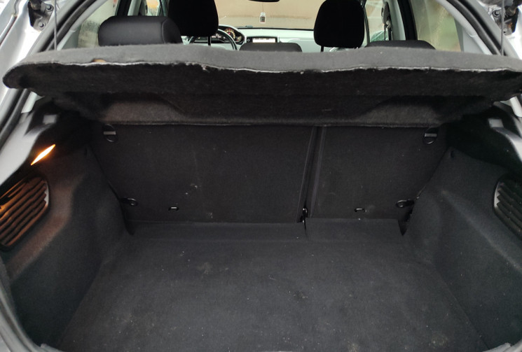 Peugeot 208  1.2 L 82ch Tech Edition / Distribution neuve