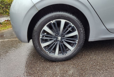 Peugeot 208  1.2 L 82ch Tech Edition / Distribution neuve