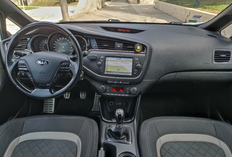 Kia Ceed 1.6 CRDI 136 CH - GT LINE - 50.530 KM - Camera - Radars - Bluetooth 