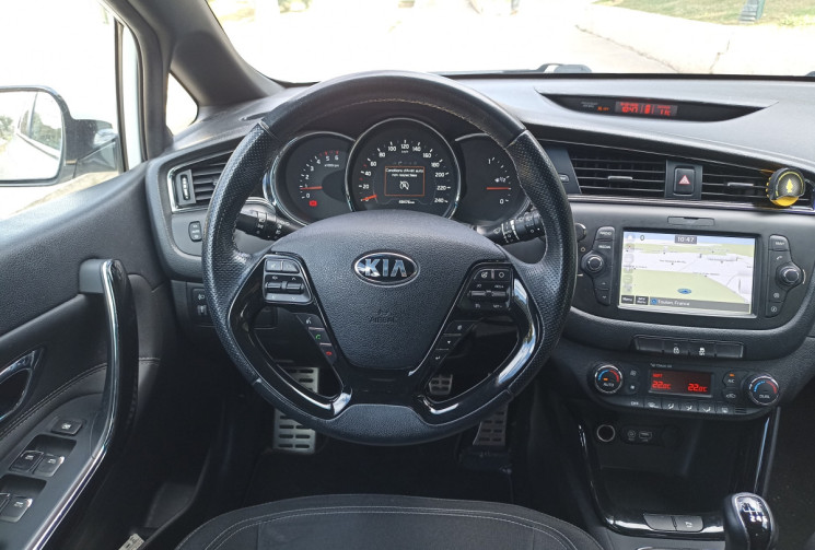 Kia Ceed 1.6 CRDI 136 CH - GT LINE - 50.530 KM - Chaine distribution - Camera - Radars - Bluetooth 