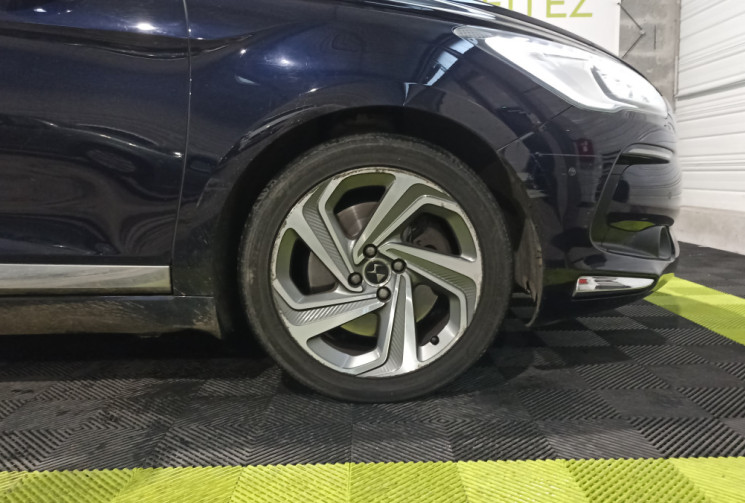 DS DS5 BlueHDi 180 ch Sport Chic S&S EAT6 / toit pano / Distribution OK / Vidange de boîte effectuée