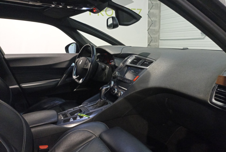 DS DS5 BlueHDi 180 ch Sport Chic S&S EAT6 / toit pano / Distribution OK / Vidange de boîte effectuée