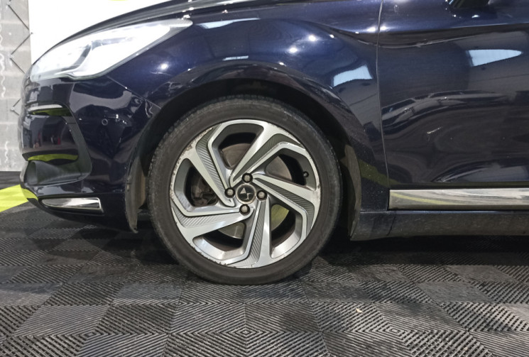 DS DS5 BlueHDi 180 ch Sport Chic S&S EAT6 / toit pano / Distribution OK / Vidange de boîte effectuée