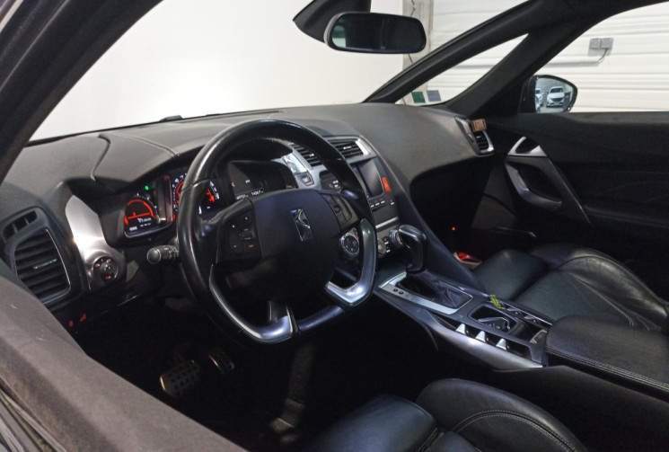 DS DS5 BlueHDi 180 ch Sport Chic S&S EAT6 / toit pano / Distribution OK / Vidange de boîte effectuée