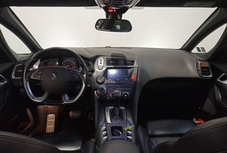 DS DS5 BlueHDi 180 ch Sport Chic S&S EAT6 / toit pano / Distribution OK / Vidange de boîte effectuée