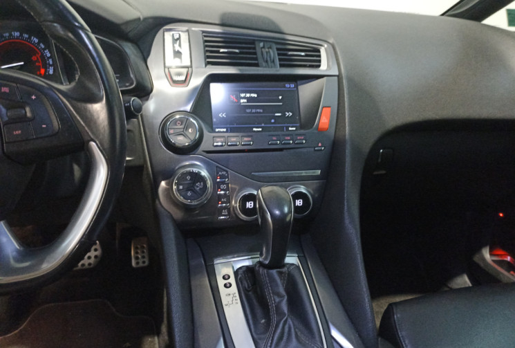 DS DS5 BlueHDi 180 ch Sport Chic S&S EAT6 / toit pano / Distribution OK / Vidange de boîte effectuée