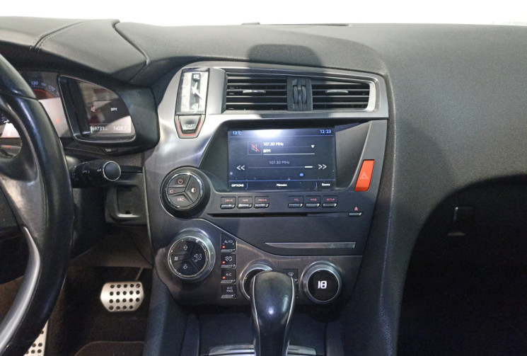 DS DS5 BlueHDi 180 ch Sport Chic S&S EAT6 / toit pano / Distribution OK / Vidange de boîte effectuée