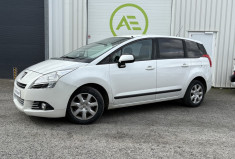 Peugeot 5008 7 places Phase 2 Boîte auto 1.6 HDi 115 cv * Attelage * Régulateur * Entretien OK