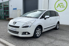 Peugeot 5008 7 places Phase 2 Boîte auto 1.6 HDi 115 cv * Attelage * Régulateur * Entretien OK