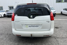 Peugeot 5008 7 places Phase 2 Boîte auto 1.6 HDi 115 cv * Attelage * Régulateur * Entretien OK