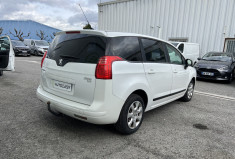 Peugeot 5008 7 places Phase 2 Boîte auto1.6 HDi 115 cv * Attelage * Régulateur * Entretien OK